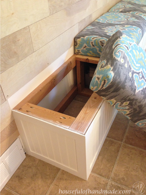 Built-in Storage Bench Woodworking Plans