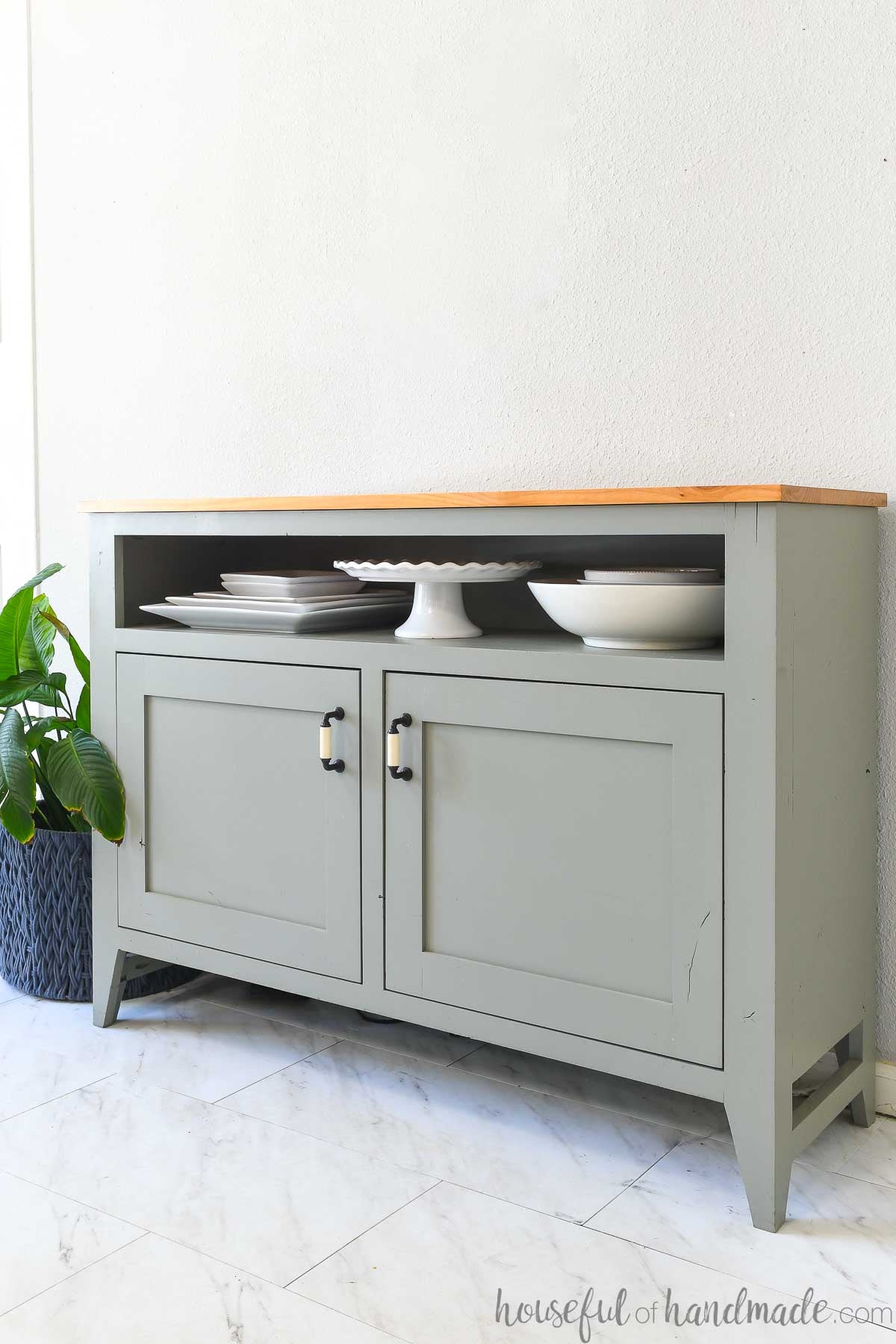 Sideboard with Platter Shelf Woodworking Plans