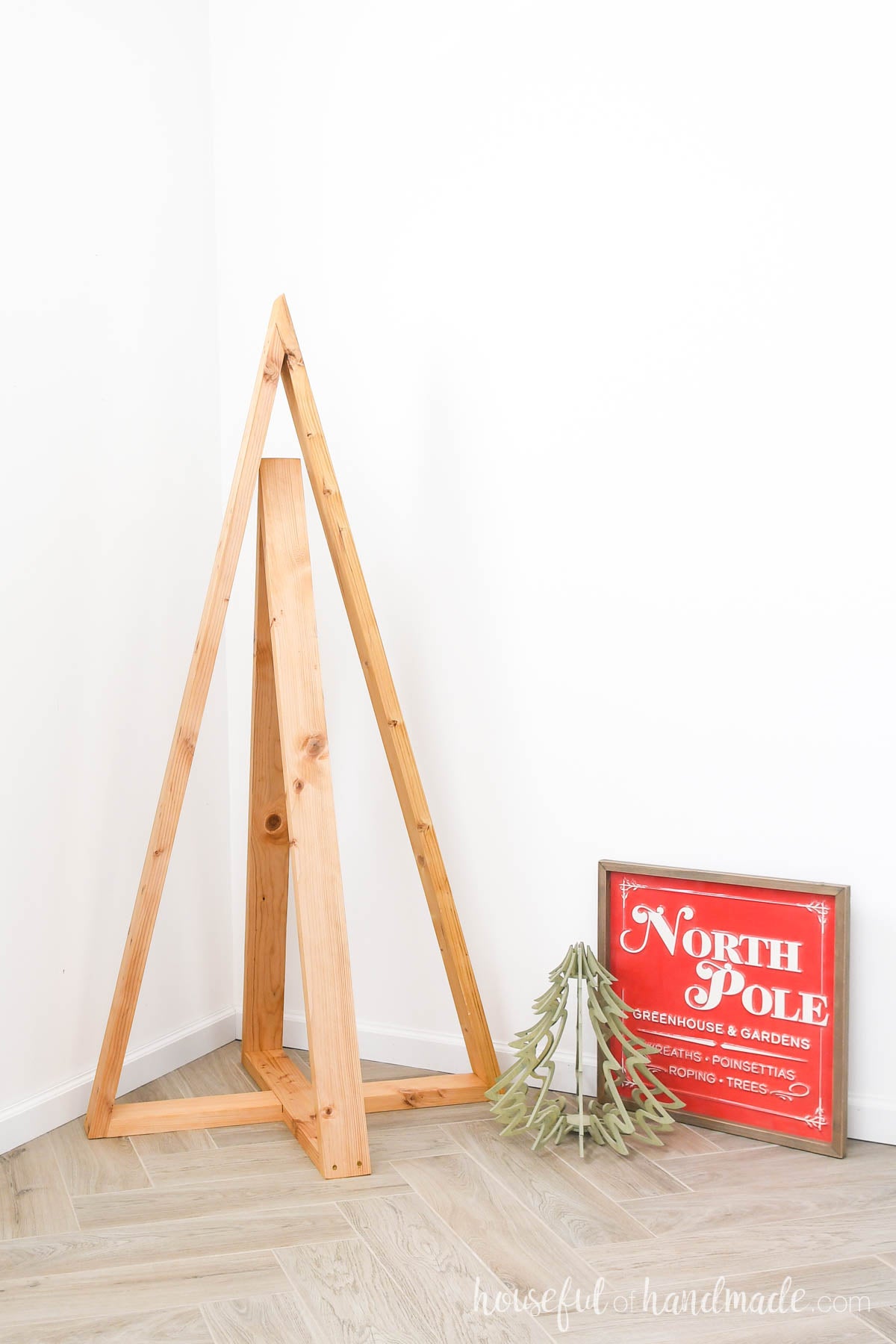 Large Wooden Christmas Tree Build Plans