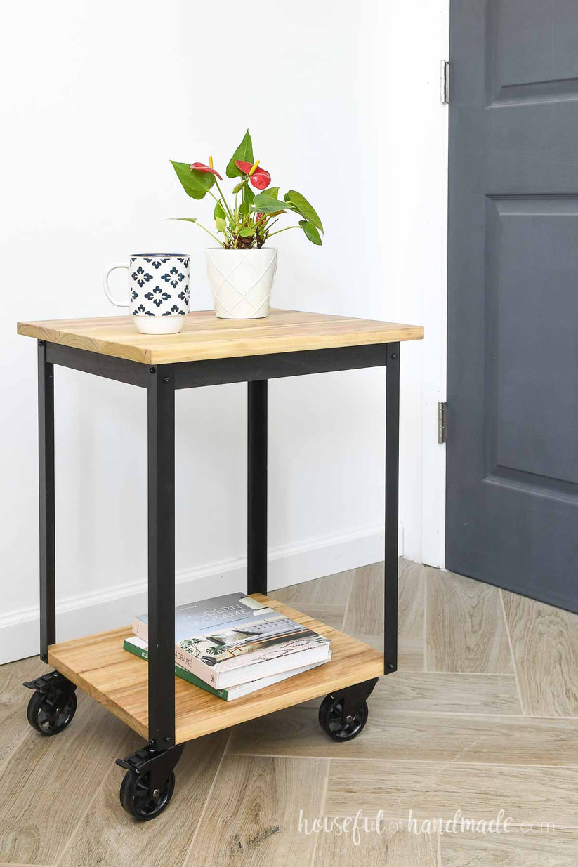 Simple Side Table with Wheels Build Plans – Houseful of Handmade