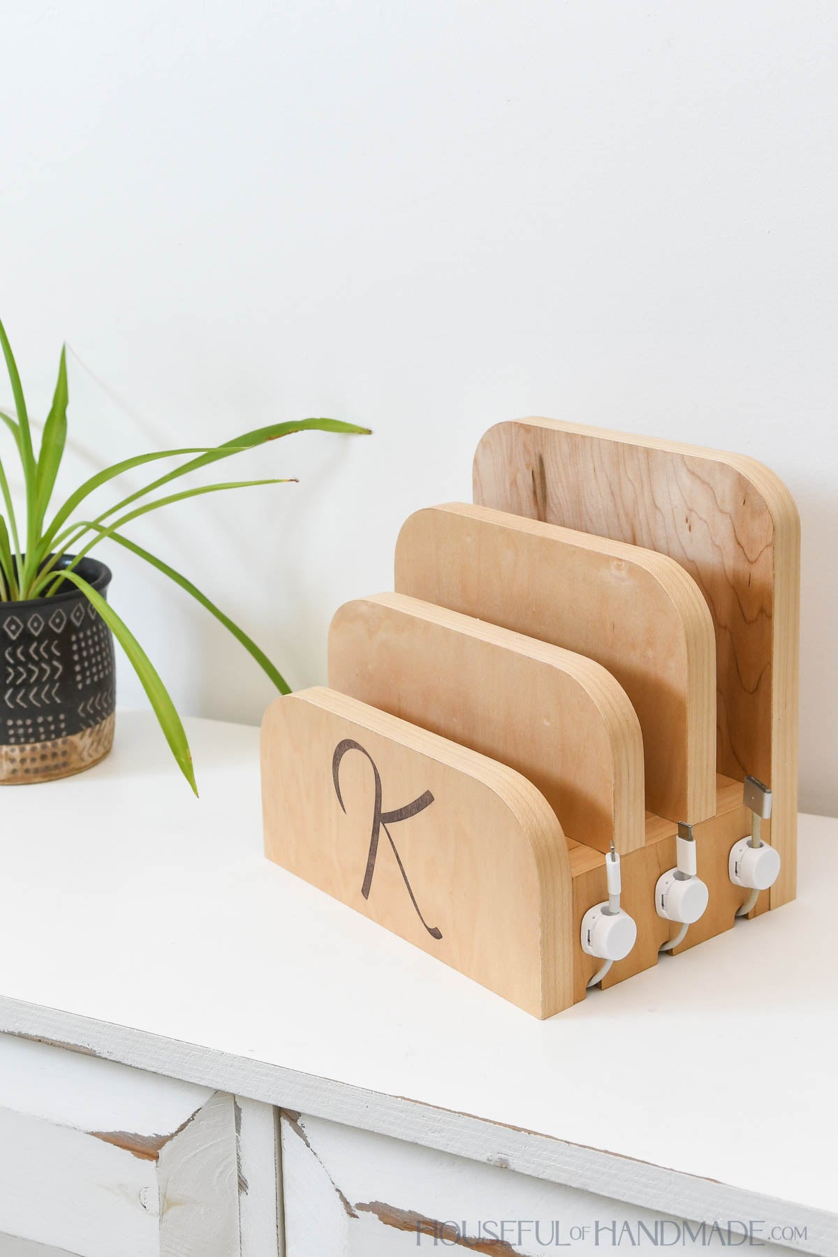 Tabletop Charging Station Woodworking Plans